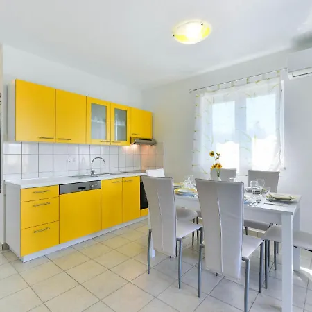 Matas-3 By Interhome روفانجسكا