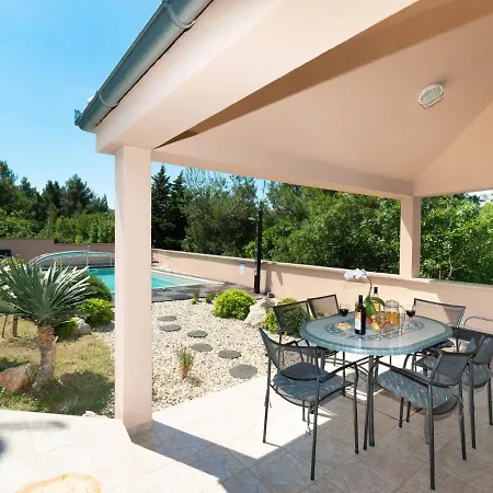 Matas-3 By Interhome Appartement Rovanjska