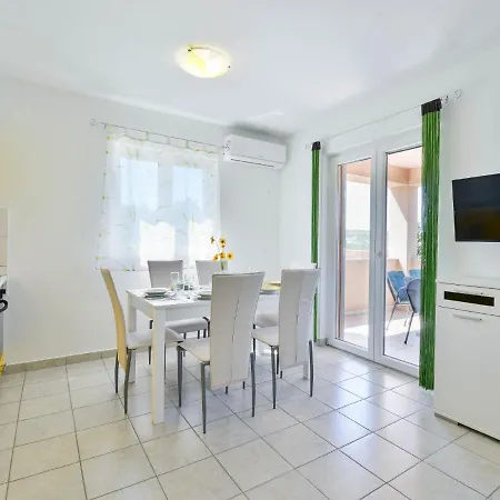 Apartament Matas-3 By Interhome